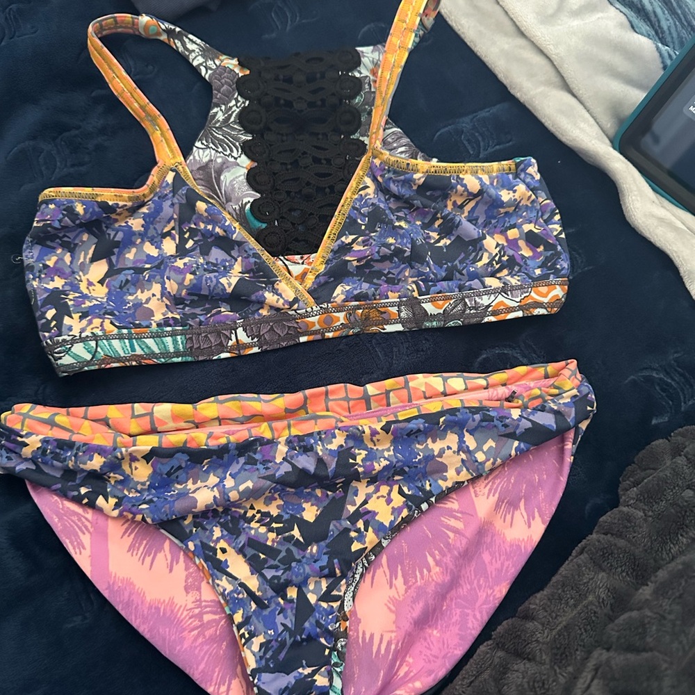 Maaji women’s Printed Two-Piece Bikini Set reversible.